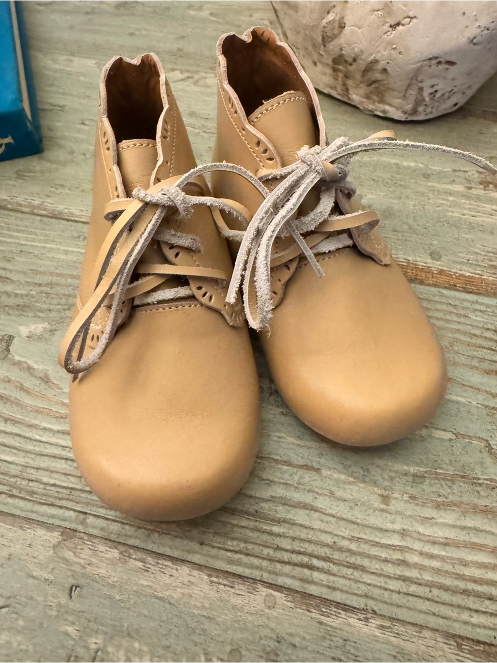 Adelisa & Co Primavera Tan Leather Ankle Boots with Suede Laces